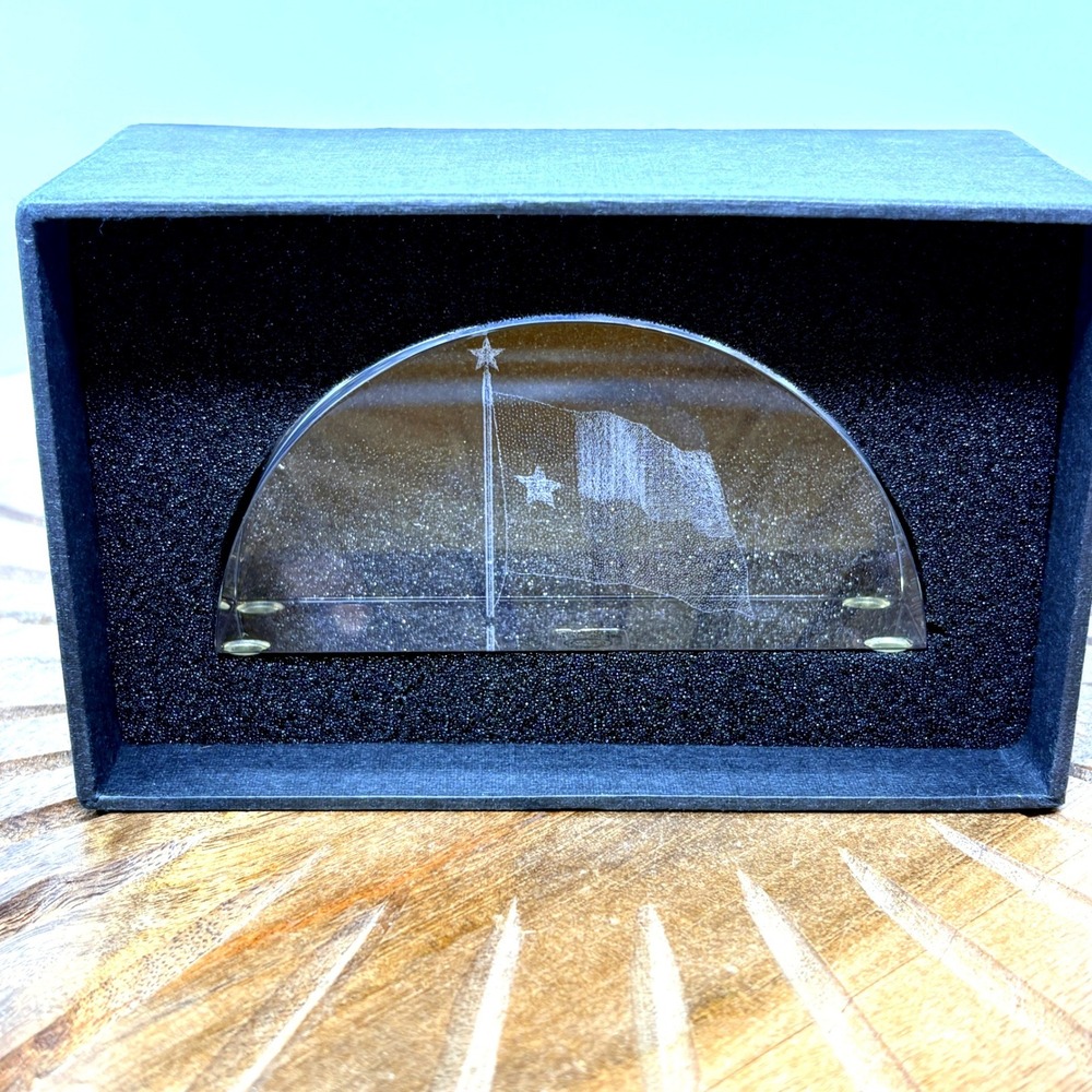 Texas Flag Flutter Half Circle Laser Etched Acrylic Paperweight Box Gift